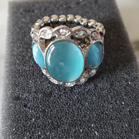 Silver Tone Stretch Ring with Blue Stones 💥3 for $24💥 - Picture 6 of 13